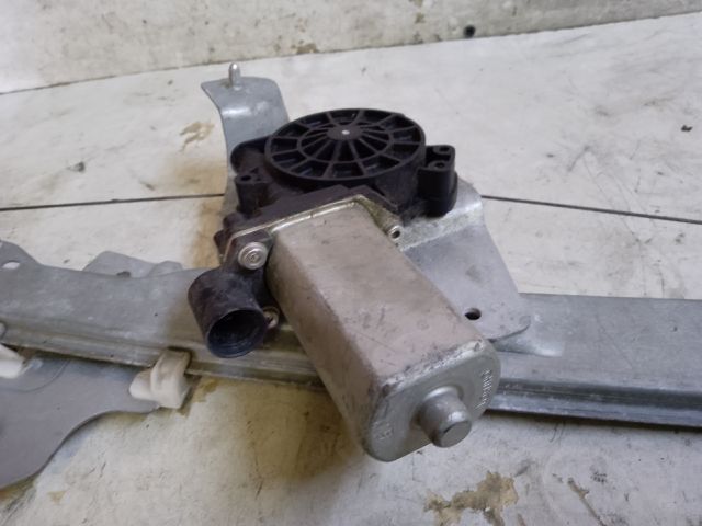 bontott DACIA DUSTER Jobb hátsó Ablakemelő Szerkezet (Elektromos)