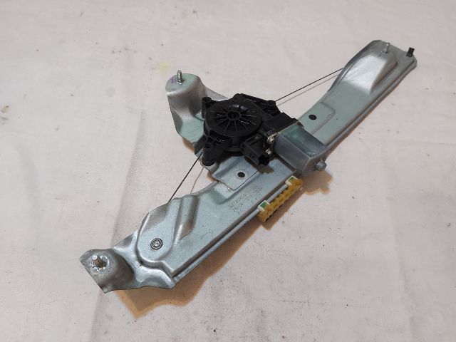 bontott DACIA DUSTER Jobb hátsó Ablakemelő Szerkezet (Elektromos)