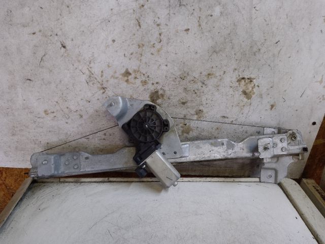 bontott DACIA DUSTER Jobb hátsó Ablakemelő Szerkezet (Elektromos)