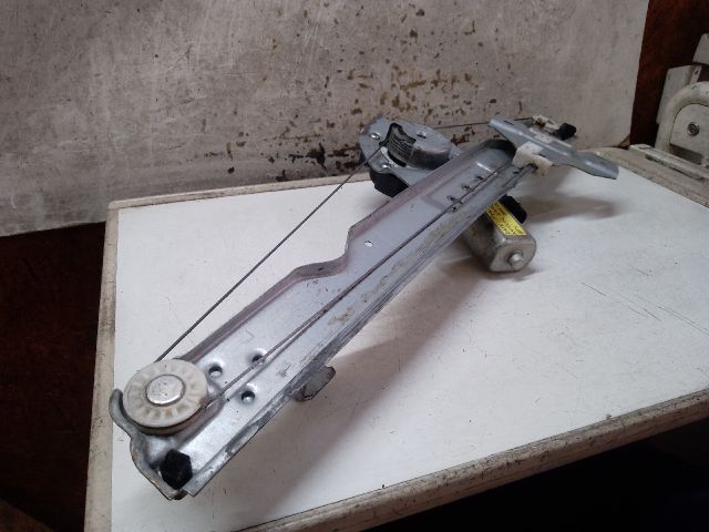 bontott DACIA DUSTER Jobb hátsó Ablakemelő Szerkezet (Elektromos)