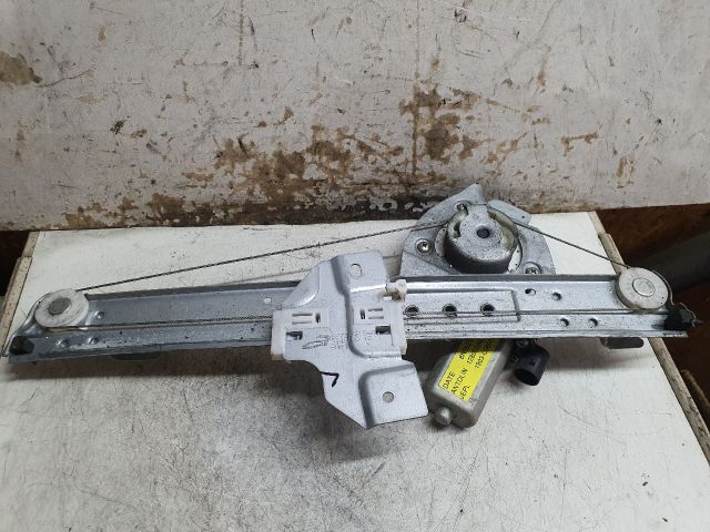 bontott DACIA DUSTER Jobb hátsó Ablakemelő Szerkezet (Elektromos)