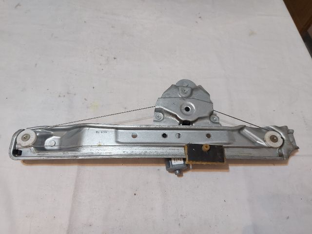 bontott DACIA DUSTER Jobb hátsó Ablakemelő Szerkezet (Elektromos)