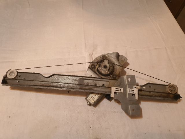 bontott DACIA DUSTER Jobb hátsó Ablakemelő Szerkezet (Elektromos)