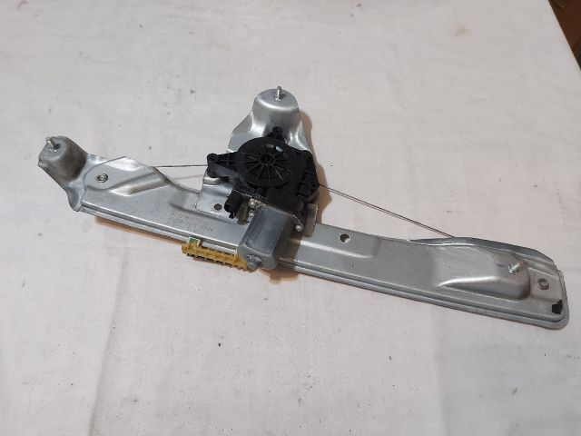 bontott DACIA DUSTER Jobb hátsó Ablakemelő Szerkezet (Elektromos)