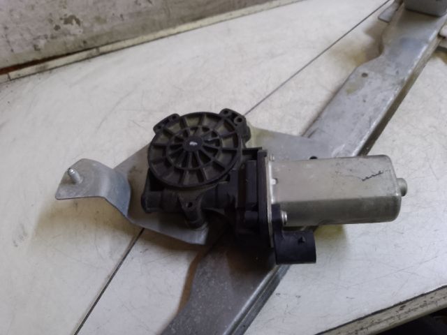 bontott DACIA DUSTER Jobb hátsó Ablakemelő Szerkezet (Elektromos)