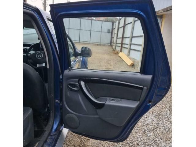 bontott DACIA DUSTER Jobb hátsó Ajtó (Üres lemez)