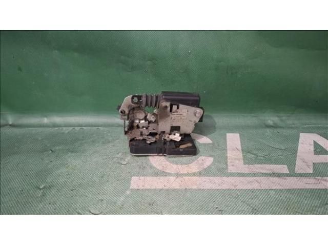 bontott DACIA DUSTER Jobb hátsó Ajtózár