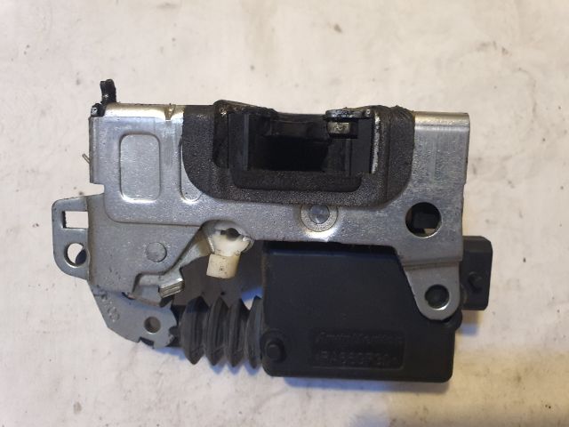 bontott DACIA DUSTER Jobb hátsó Ajtózár