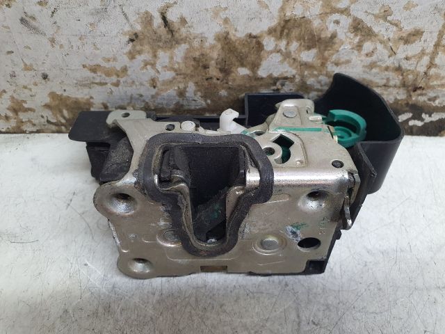 bontott DACIA DUSTER Jobb hátsó Ajtózár