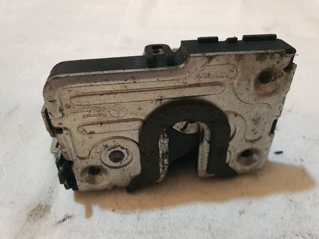 bontott DACIA DUSTER Jobb hátsó Ajtózár