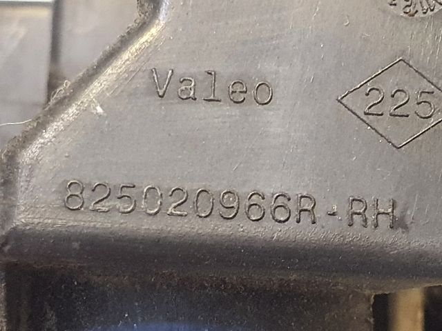 bontott DACIA DUSTER Jobb hátsó Ajtózár