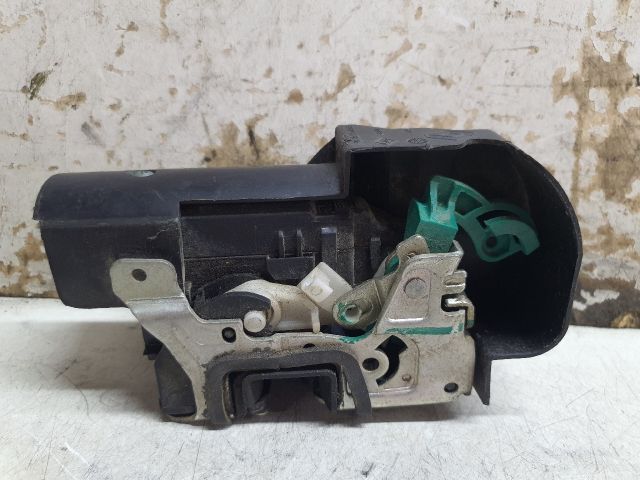 bontott DACIA DUSTER Jobb hátsó Ajtózár