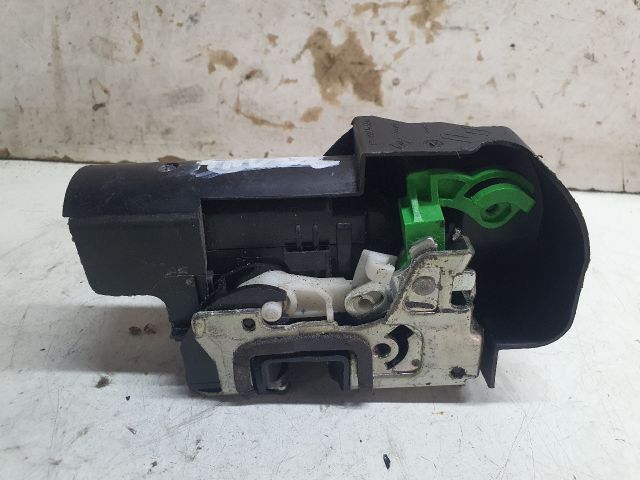 bontott DACIA DUSTER Jobb hátsó Ajtózár