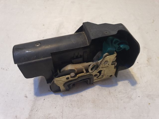 bontott DACIA DUSTER Jobb hátsó Ajtózár