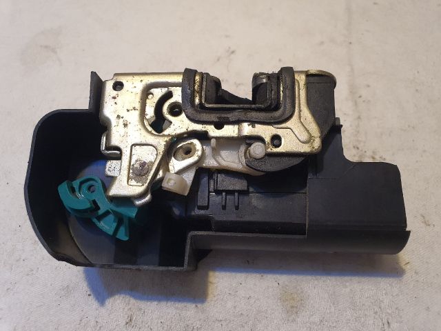 bontott DACIA DUSTER Jobb hátsó Ajtózár