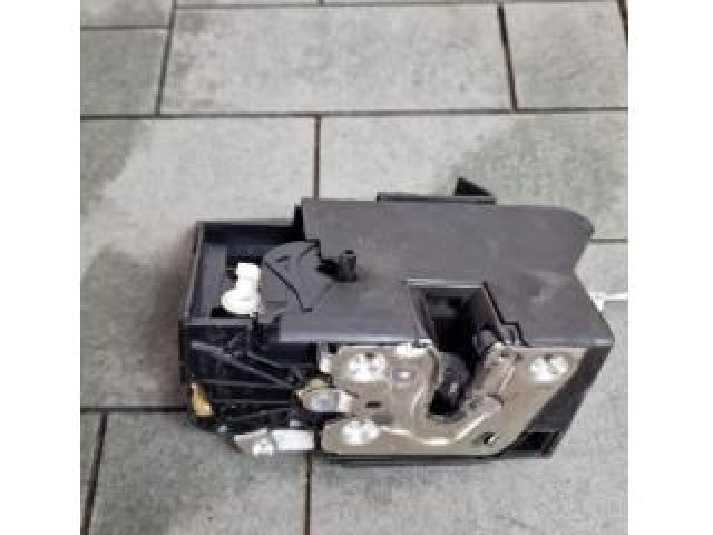 bontott DACIA DUSTER Jobb hátsó Ajtózár