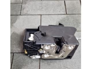 bontott DACIA DUSTER Jobb hátsó Ajtózár