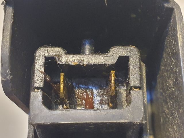 bontott DACIA DUSTER Jobb hátsó Ajtózár