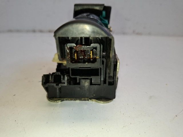 bontott DACIA DUSTER Jobb hátsó Ajtózár