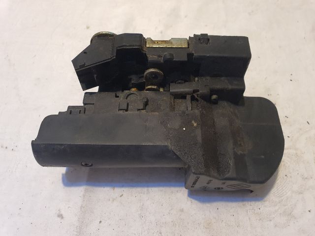 bontott DACIA DUSTER Jobb hátsó Ajtózár