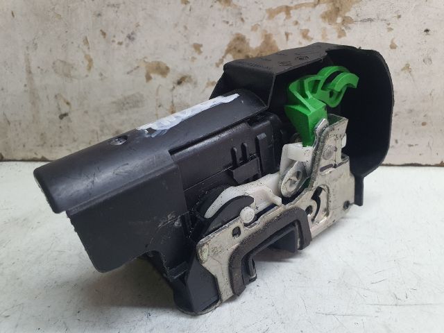 bontott DACIA DUSTER Jobb hátsó Ajtózár