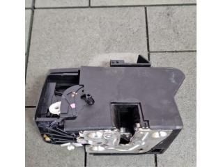 bontott DACIA DUSTER Jobb hátsó Ajtózár