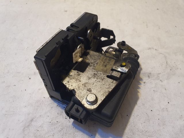 bontott DACIA DUSTER Jobb hátsó Ajtózár