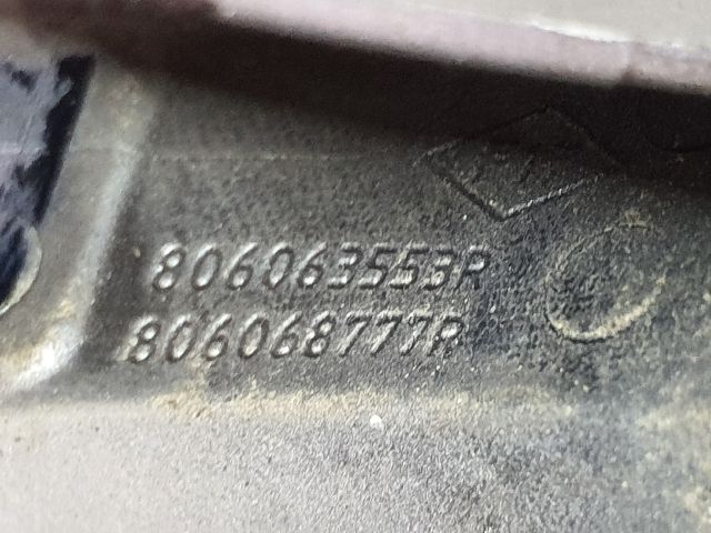 bontott DACIA DUSTER Jobb hátsó Külső Kilincs