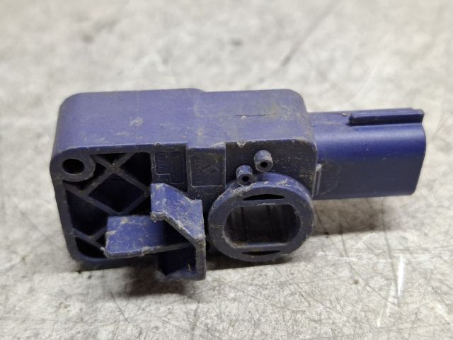 bontott DACIA DUSTER Jobb hátsó Oldal Ütközés Érzékelő