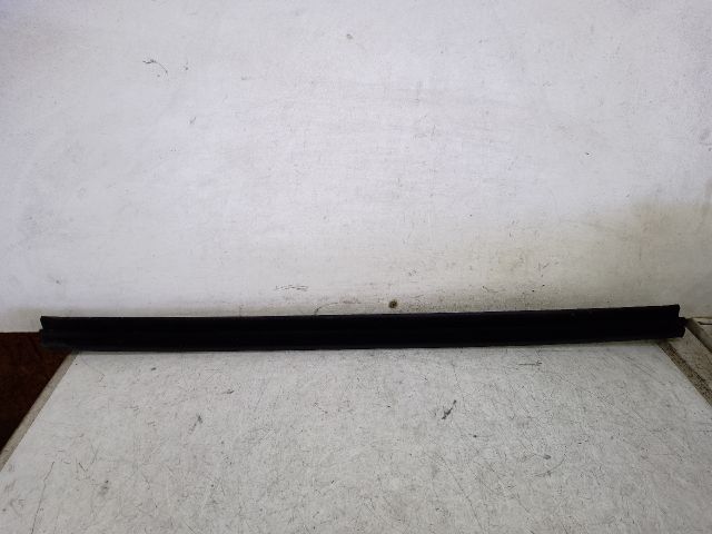 bontott DACIA DUSTER Jobb hátsó Vízlehúzó Gumicsík