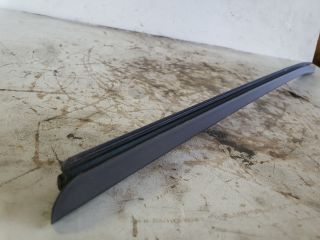 bontott DACIA DUSTER Jobb hátsó Vízlehúzó Gumicsík