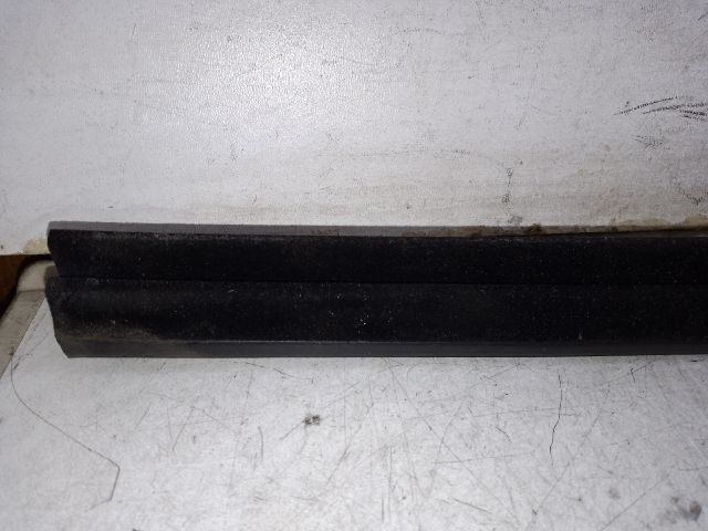 bontott DACIA DUSTER Jobb hátsó Vízlehúzó Gumicsík
