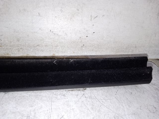 bontott DACIA DUSTER Jobb hátsó Vízlehúzó Gumicsík