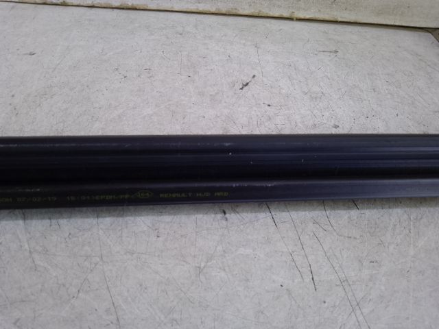 bontott DACIA DUSTER Jobb hátsó Vízlehúzó Gumicsík