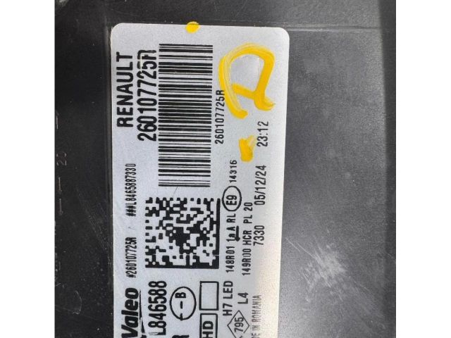 bontott DACIA DUSTER Jobb Ledes Fényszóró