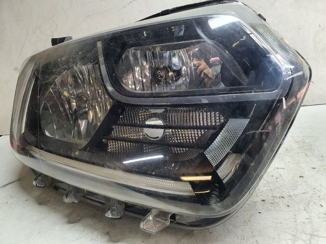 bontott DACIA DUSTER Jobb Ledes Fényszóró