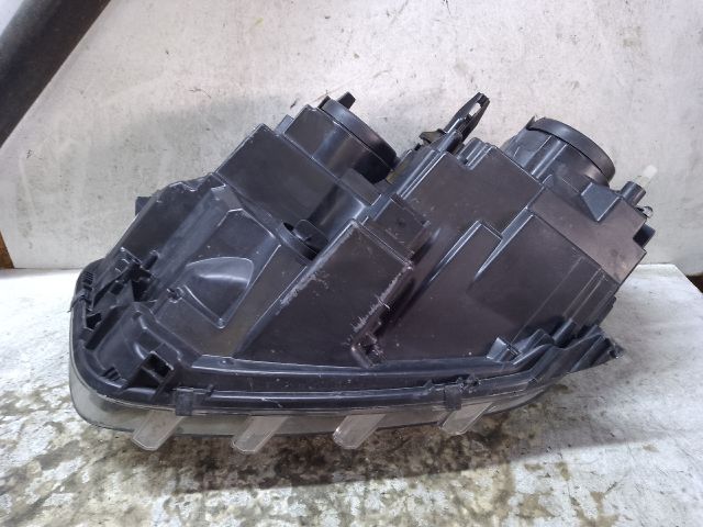 bontott DACIA DUSTER Jobb Ledes Fényszóró