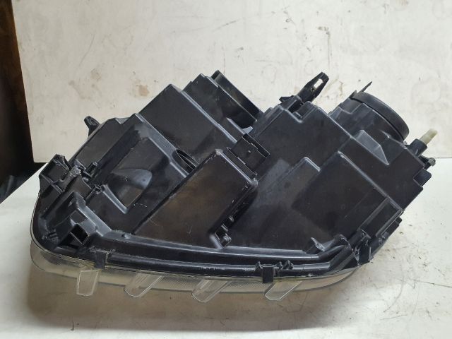 bontott DACIA DUSTER Jobb Ledes Fényszóró