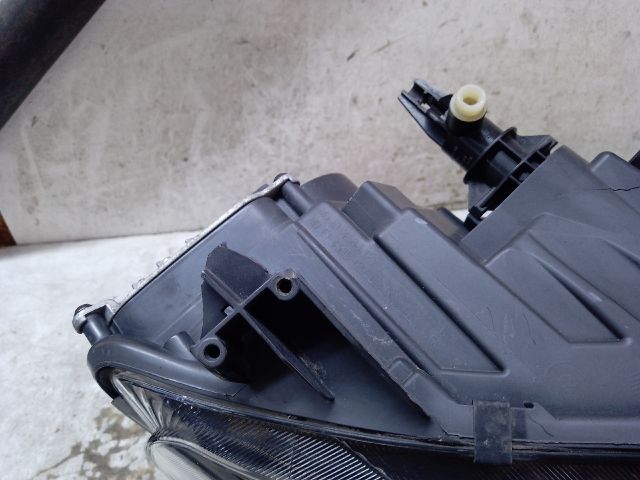 bontott DACIA DUSTER Jobb Ledes Fényszóró