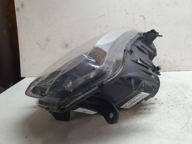 bontott DACIA DUSTER Jobb Ledes Fényszóró