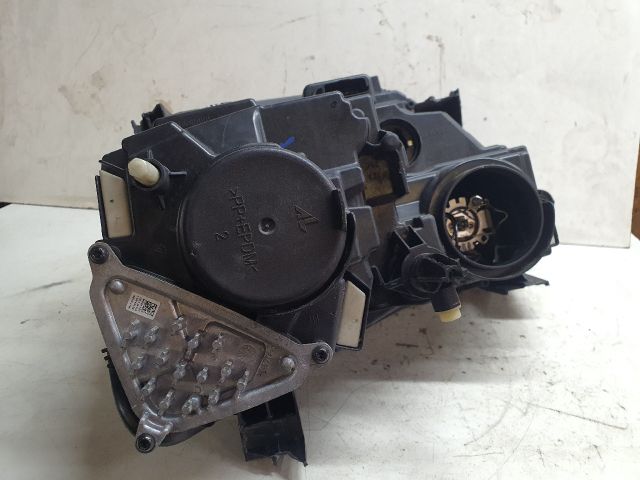 bontott DACIA DUSTER Jobb Ledes Fényszóró