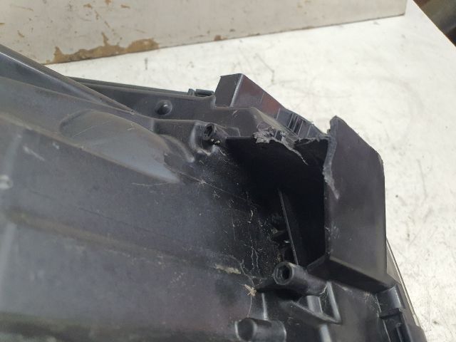 bontott DACIA DUSTER Jobb Ledes Fényszóró