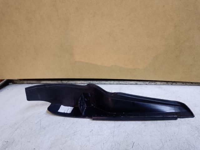 bontott DACIA DUSTER Jobb Levélrács Záróvég