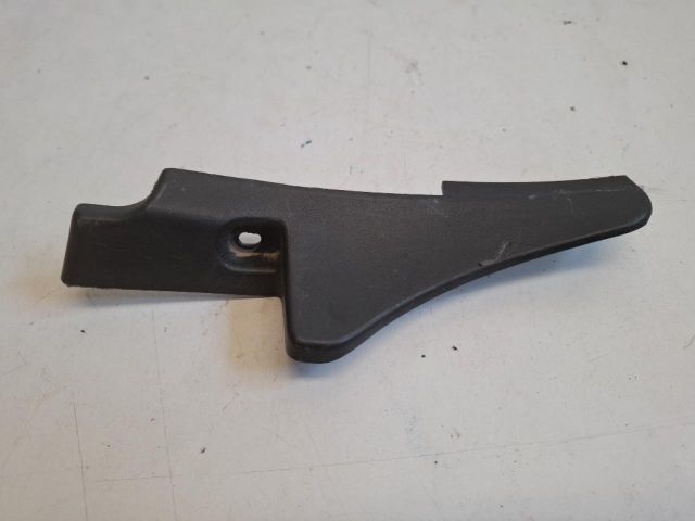 bontott DACIA DUSTER Jobb Levélrács Záróvég