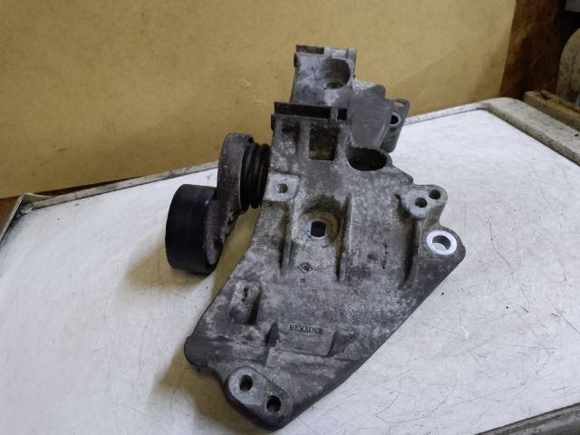 bontott DACIA DUSTER Klímakompresszor Tartó Bak