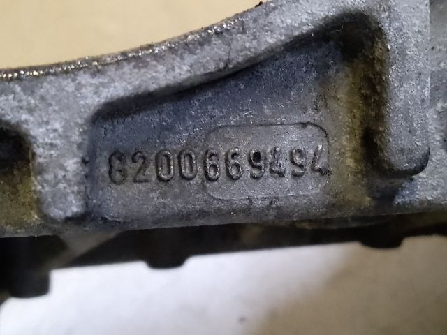 bontott DACIA DUSTER Klímakompresszor Tartó Bak