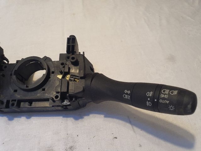 bontott DACIA DUSTER Komplett Kormánykapcsoló (Bajuszkapcsoló)