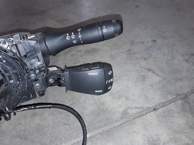 bontott DACIA DUSTER Komplett Kormánykapcsoló (Bajuszkapcsoló)