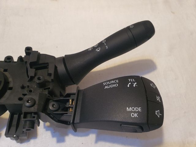 bontott DACIA DUSTER Komplett Kormánykapcsoló (Bajuszkapcsoló)