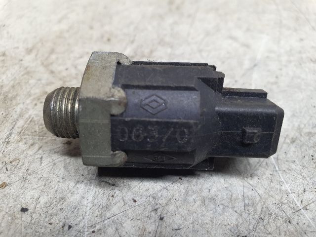 bontott DACIA DUSTER Kopogás Jeladó